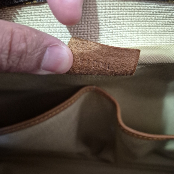 Louis Vuitton Monogram Deaville Bowling Business Handbag - Picture 16 of 16